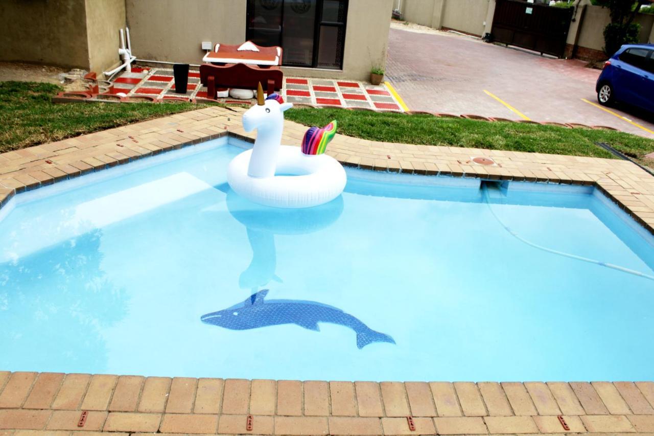 Midrand Bed And Breakfast Экстерьер фото