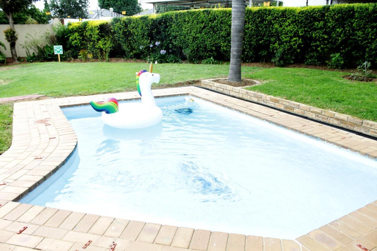 Midrand Bed And Breakfast Экстерьер фото